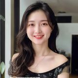 王思琪，两孩妈妈，真实用户体验官，亲测数百款丝袜产品，笑容亲切